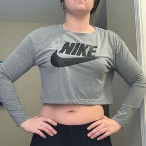 Long sleeve crop top